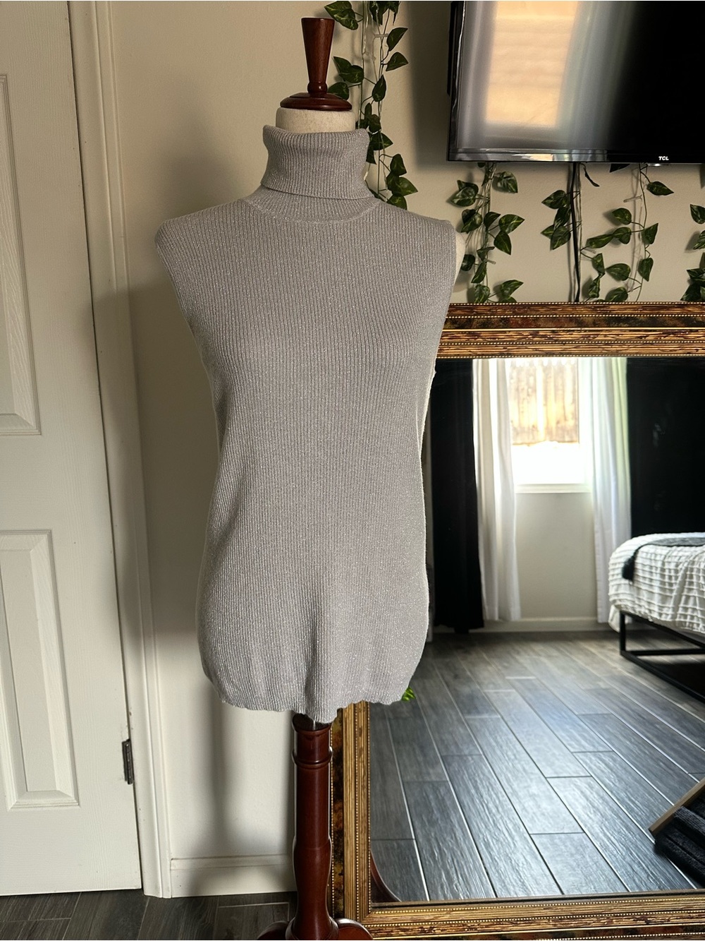 Apt. 9 Light Gray Sleeveless Turtleneck Sweater